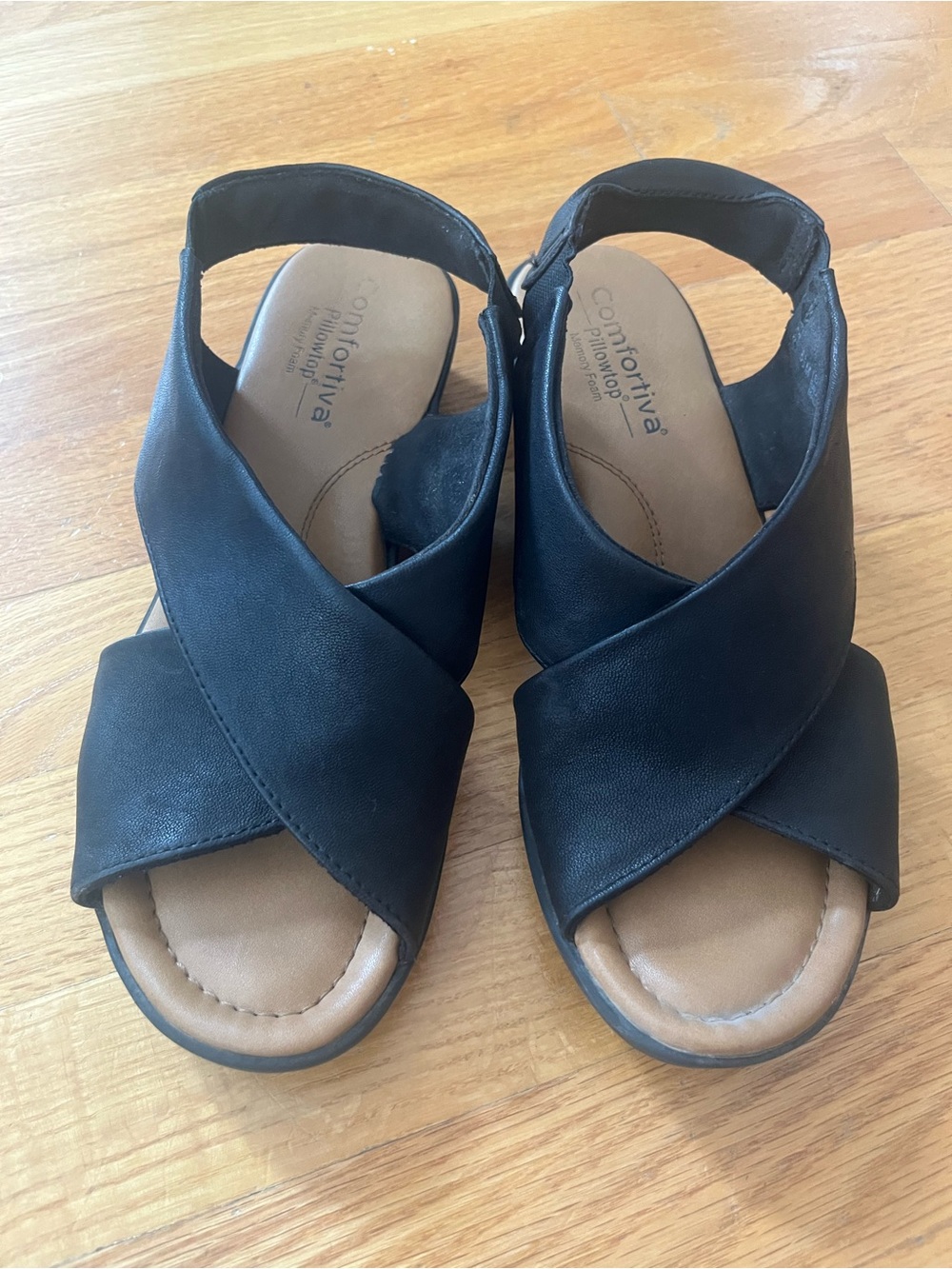 Comfortiva Black Crossover Slingback Sandals - size 6 1/2